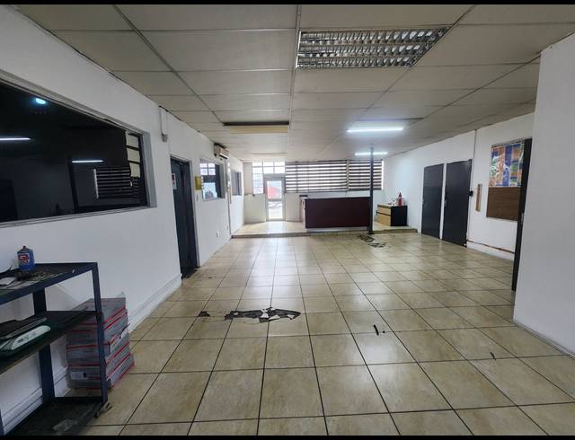 1,108M² WAREHOUSE TO LET IN WADEVILLE